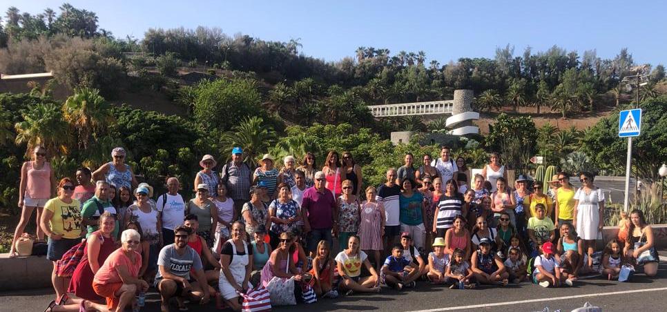 Más de cien personas de San Miguel disfrutan de un día familiar en el Parque Marítimo