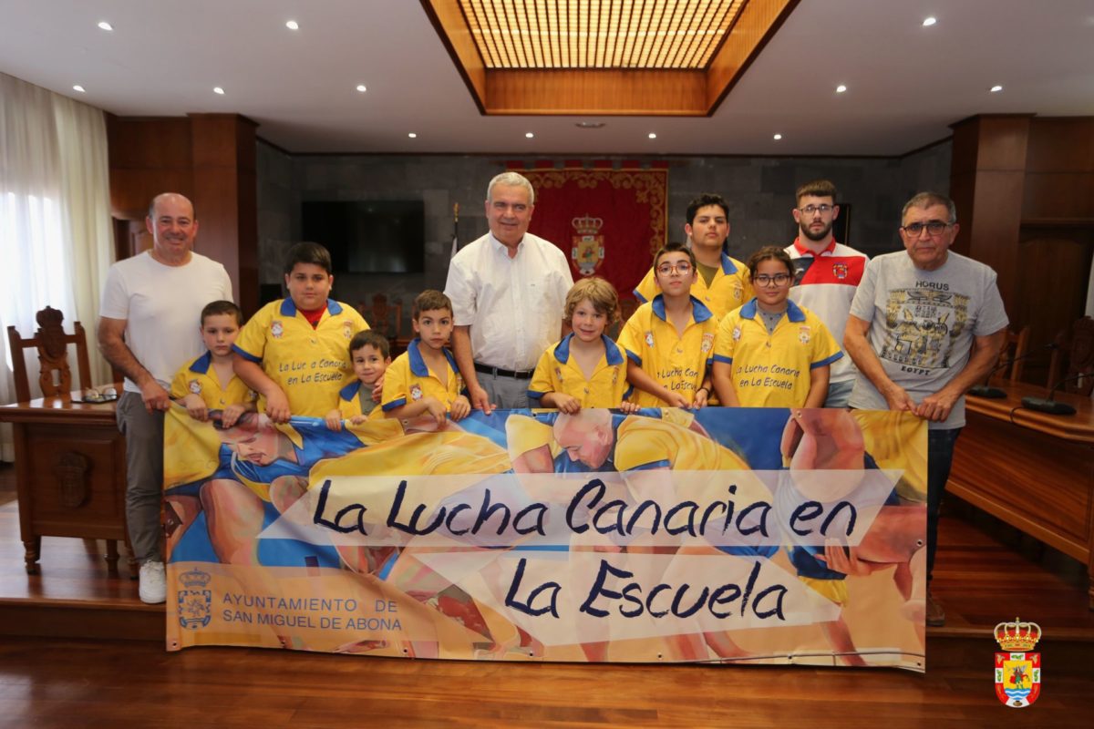 Campaña de promoción de la Lucha Canaria en los colegios del municipio